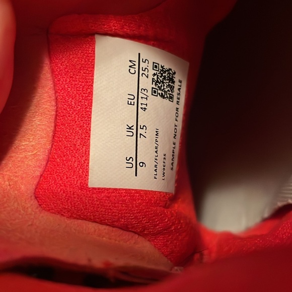 Lululemon Women’s Blissfeel2 Solar Orange Flare Light Vapor - Picture 9 of 15